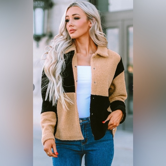 Colorblock Checkered Sherpa Shacket - Picture 4 of 14